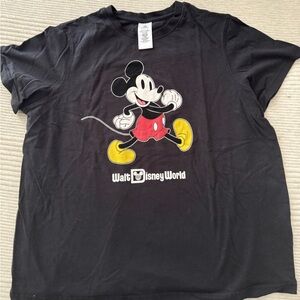 adult Walt Disney world Mickey Mouse tshirt ⭐️
